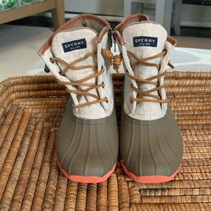 Women’s Sperry Duck Boots!